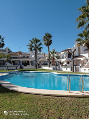 Villamartin Fantastic Townhouse 1 minute walk to villamartin plaza